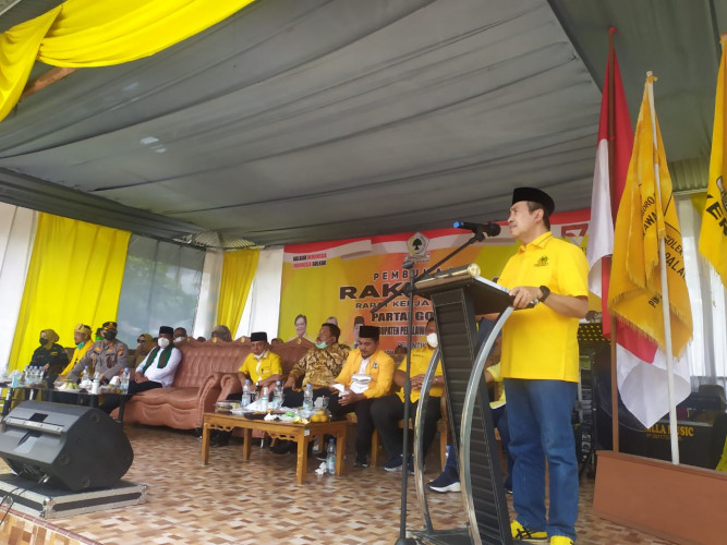 Buka Rakerda Golkar Pelalawan, Ketua DPD Golkar Riau Syamsuar Ajak Rapatkan Barisan